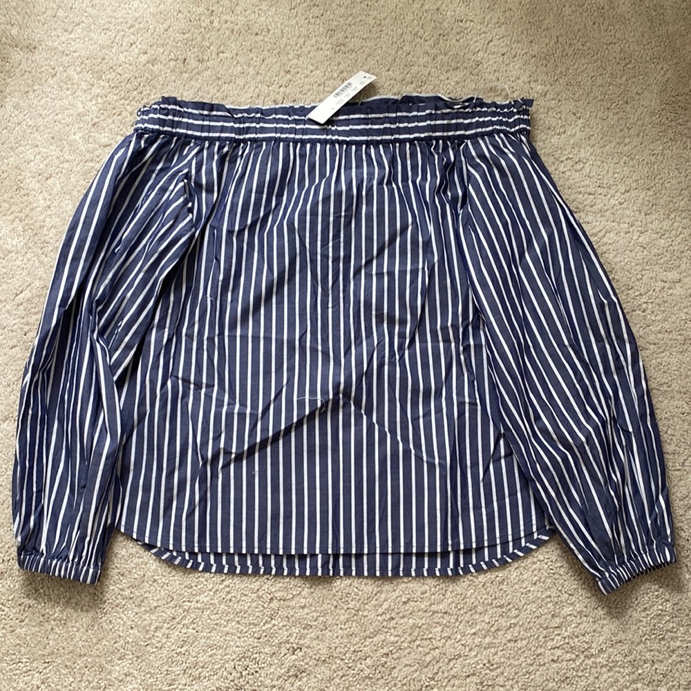 Never worn off shoulder JCrew top!